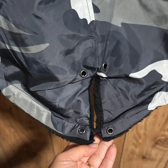 Black Fur-Trimmed Camouflage Parka - Picture 14 of 15